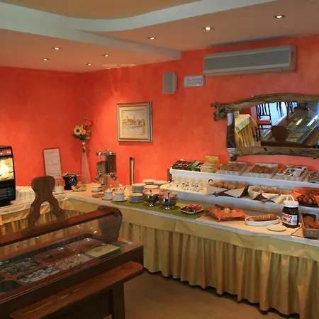 ホテル Merano 3*