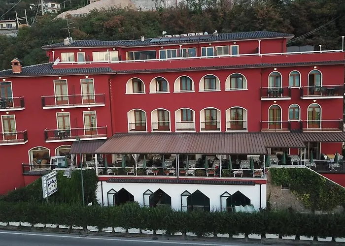 Merano 3* 브렌조네 술 가르다